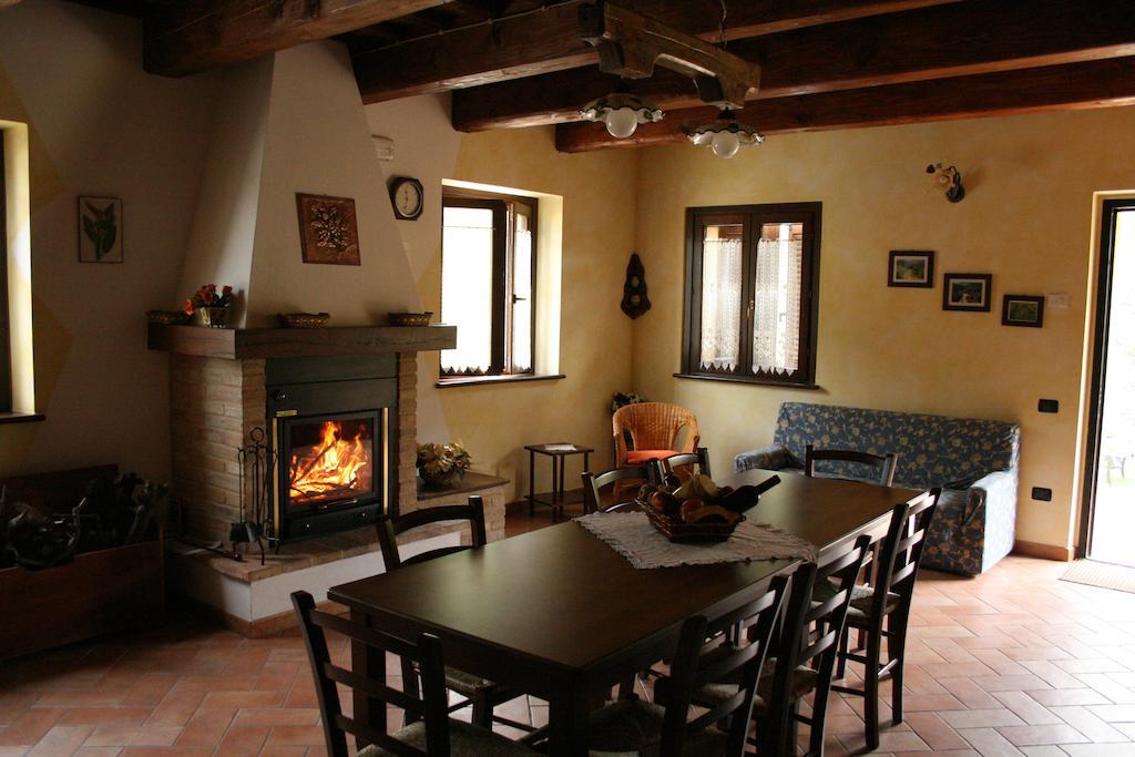 Villa Agriturismo Il Sentiero à Montalto delle Marche Extérieur photo